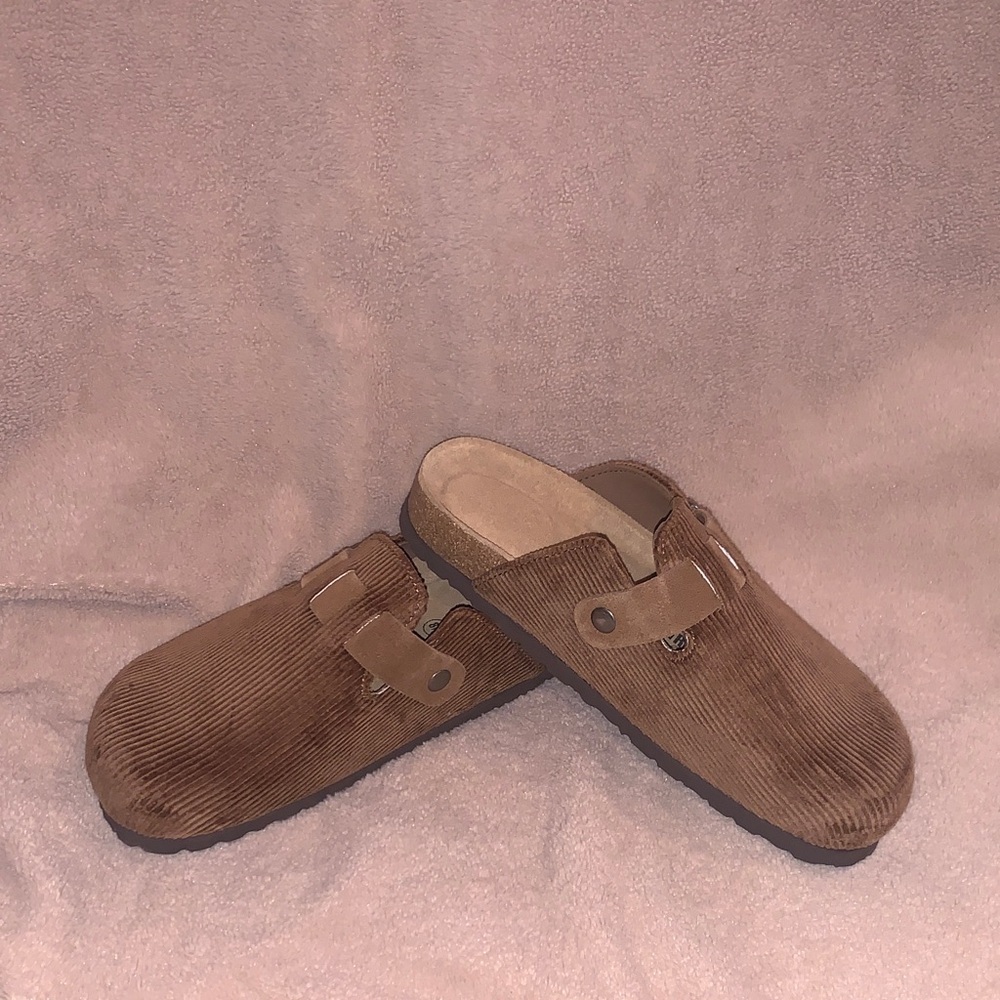 Cushionaire Hana Cork Footbed Clog in Tan Corduray